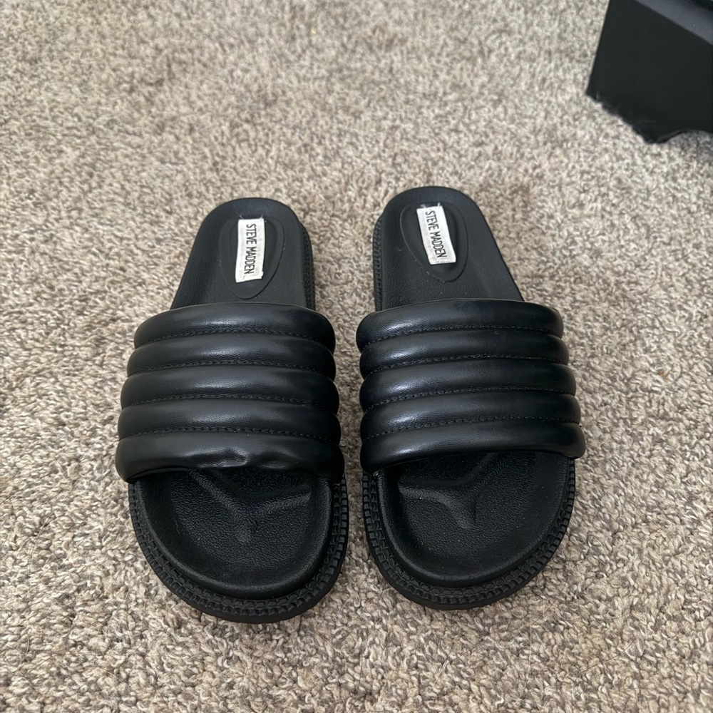 Steve Madden Quilted Black Slides